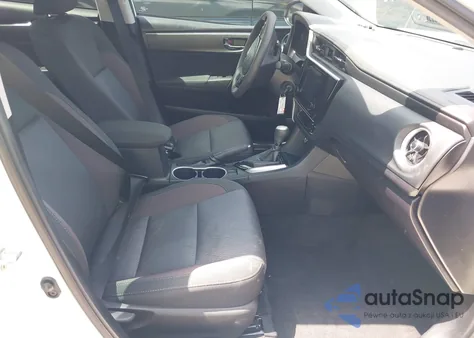 2018 Toyota Corolla Le z USA, uszkodzony, nr VIN 2T1BURHE5JC049431